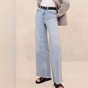 Banana Republic Vintage Stretch Wide Leg Jeans Light Wash Raw Hem Petite 29/8
